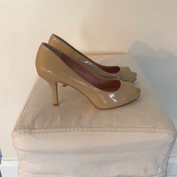 Never worn Vince Camuto nude platform heels - Picture 3 of 4